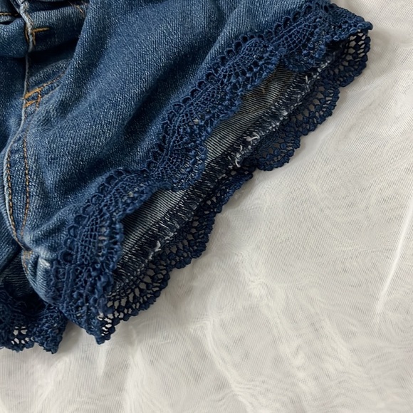 Baby girl jean shorts - Picture 2 of 4